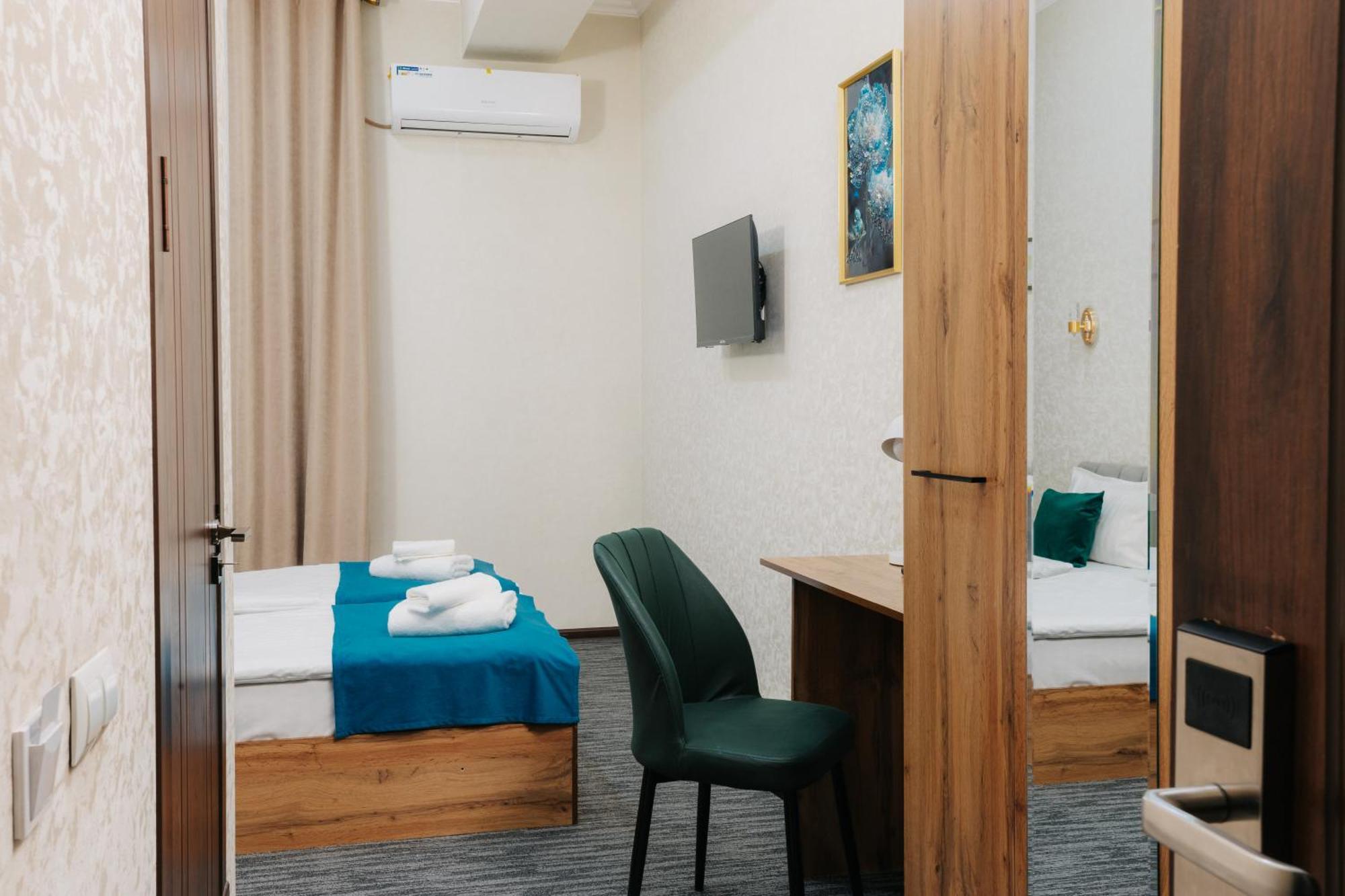 Resident Hotel Taschkent Exterior foto